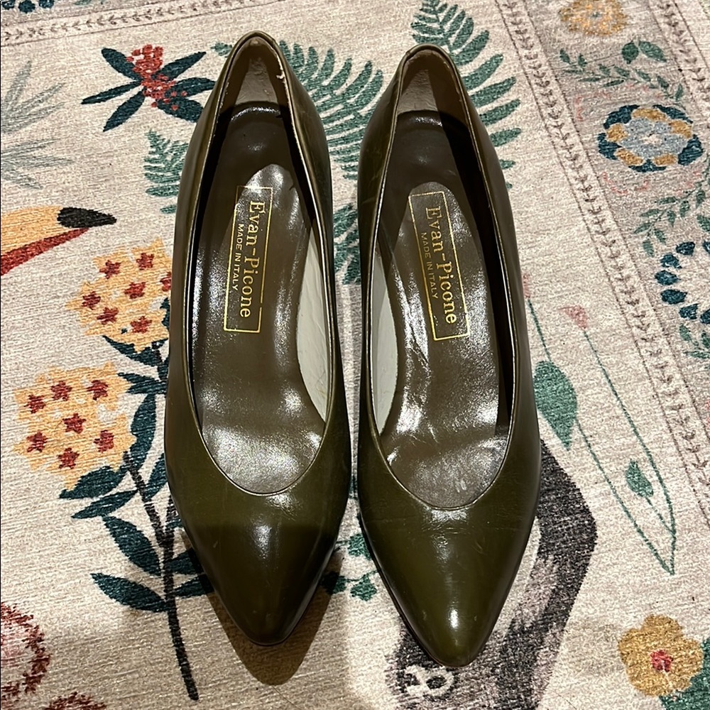 Evan Picone Women's Dark Green Heels